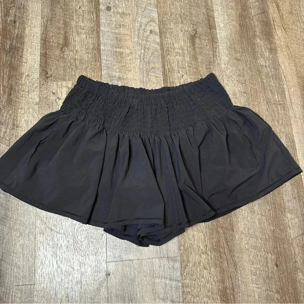 Lululemon black shorts size 6